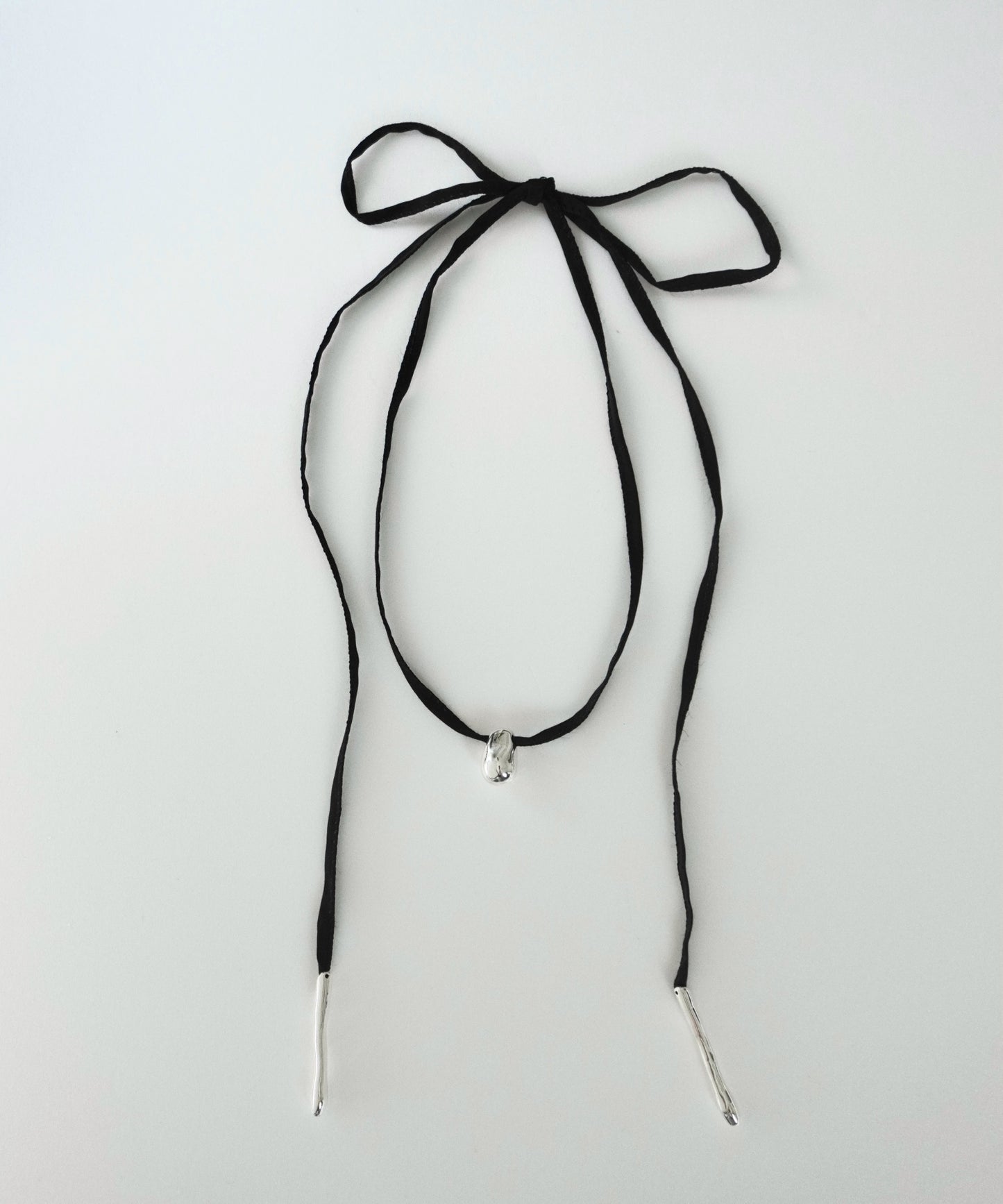 silk & pearl motif long tie
