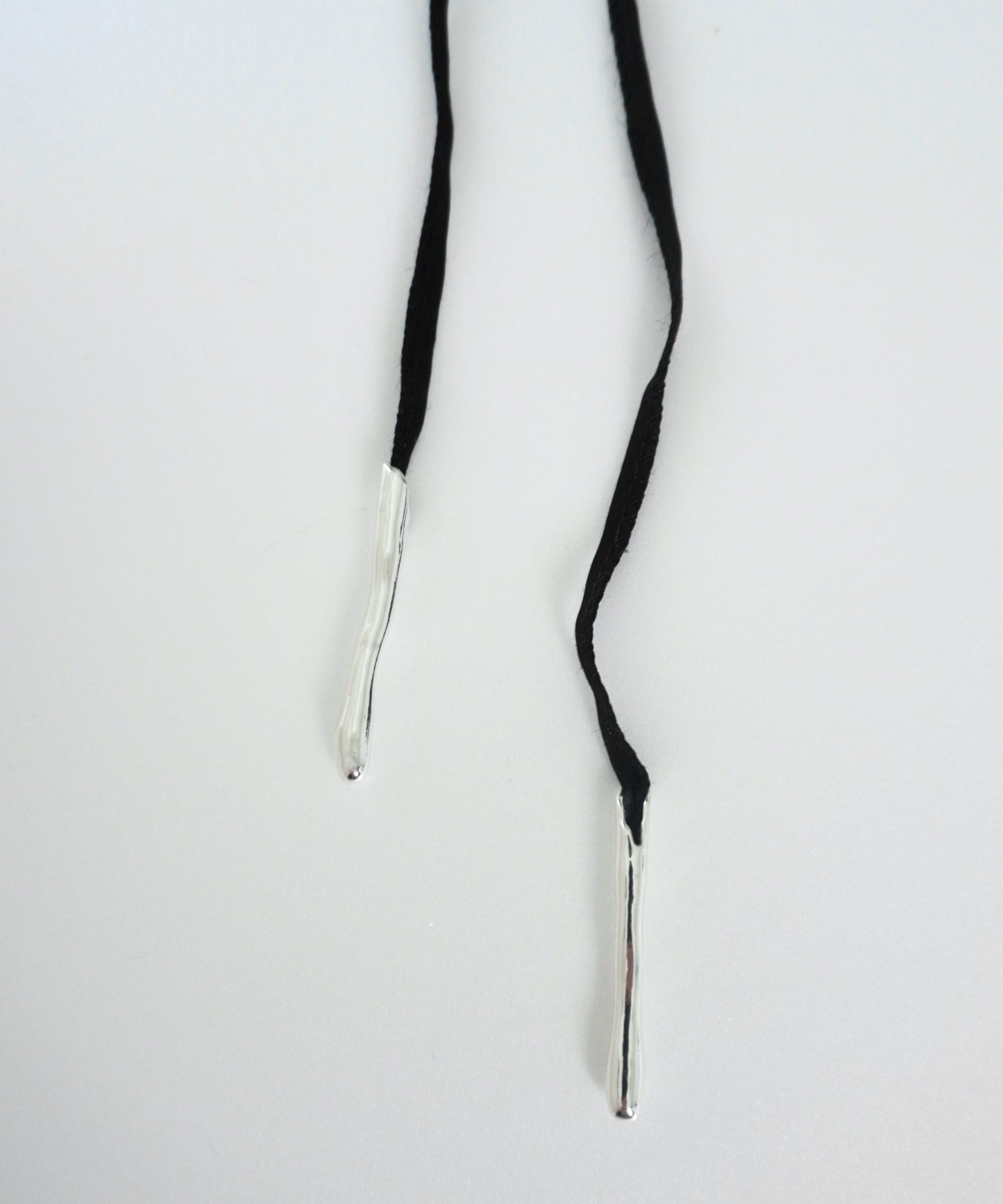 silk & pearl motif long tie