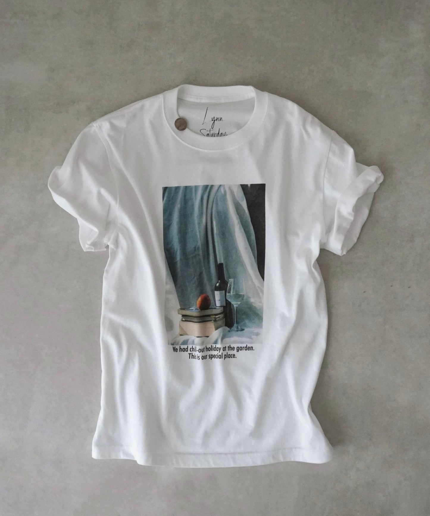 THE HOLIDAY TEE