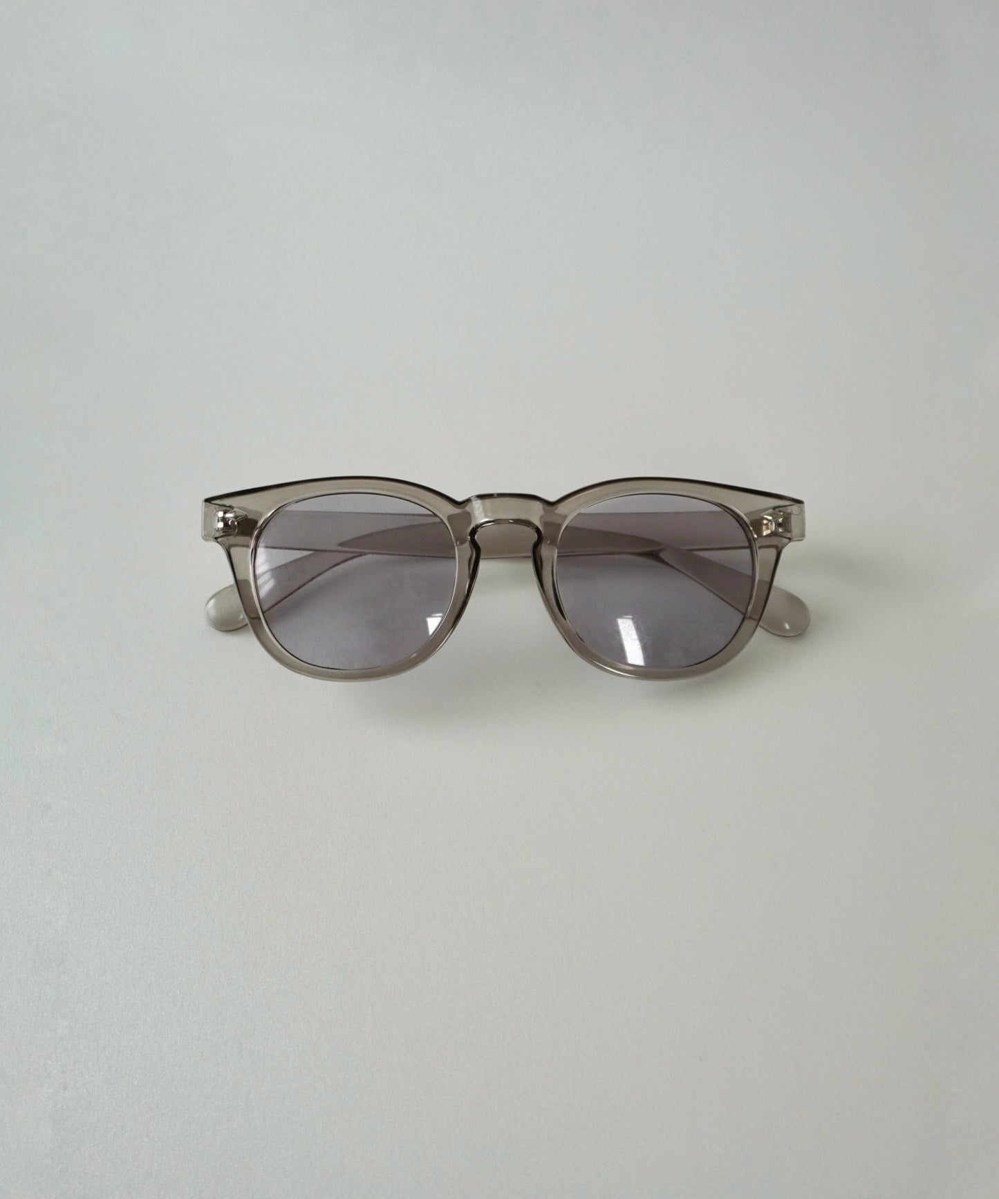 Photochromic wellington sunglasses