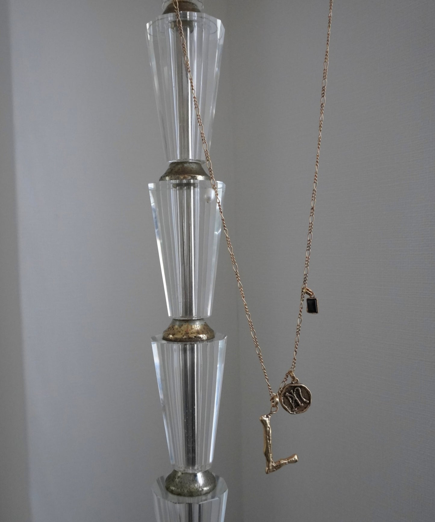 "Ｌ" pearl & stone necklace