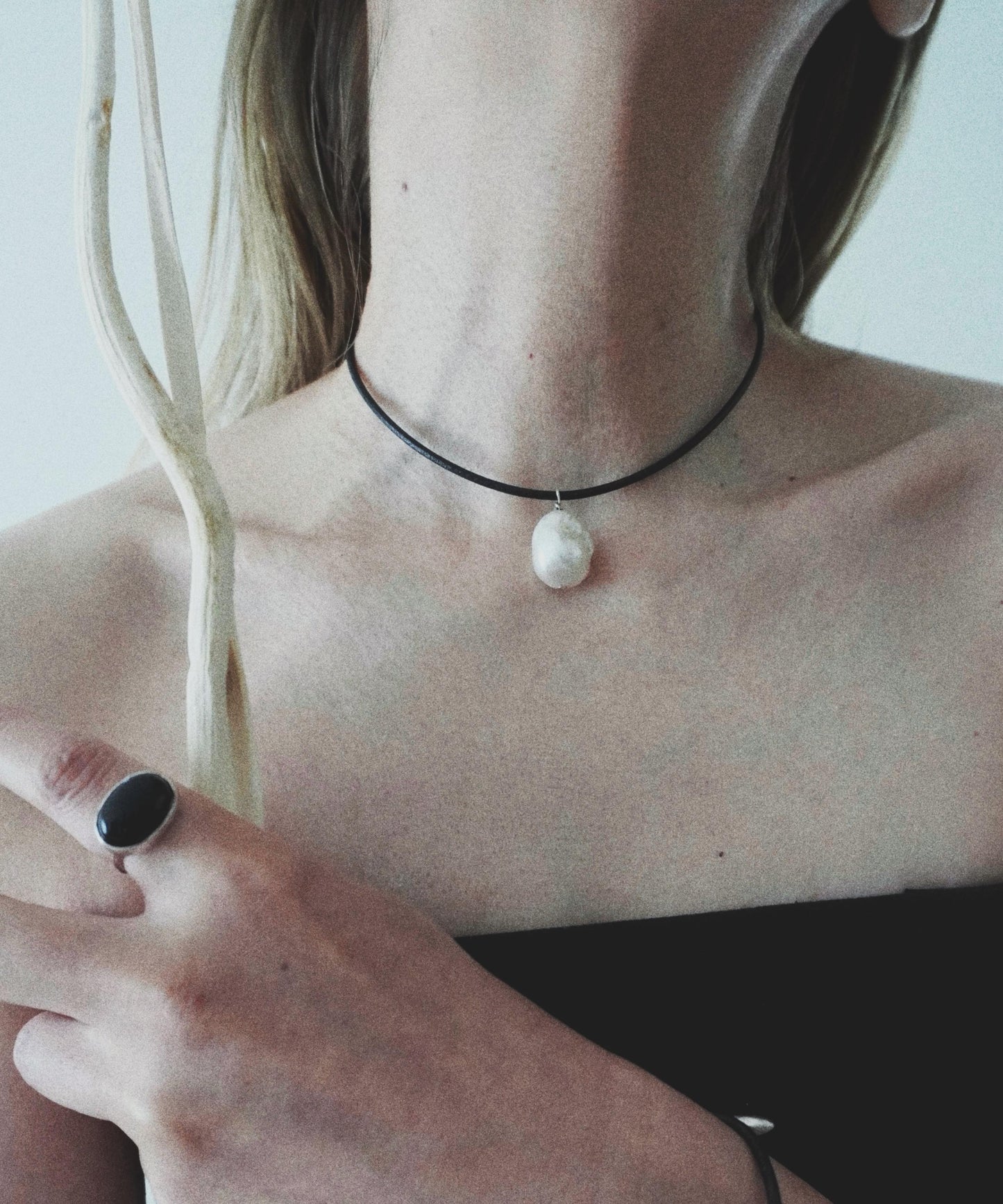 pearl leather code necklace