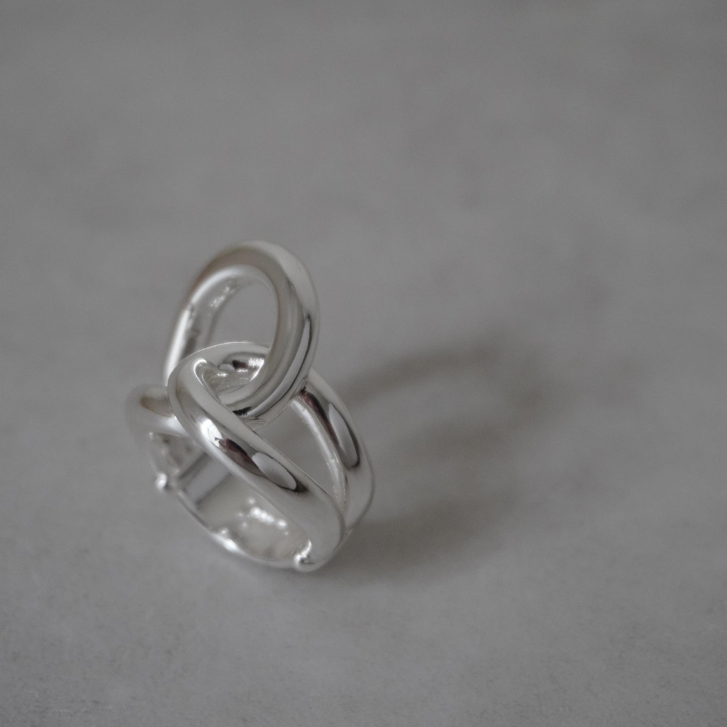 Signature knot ring